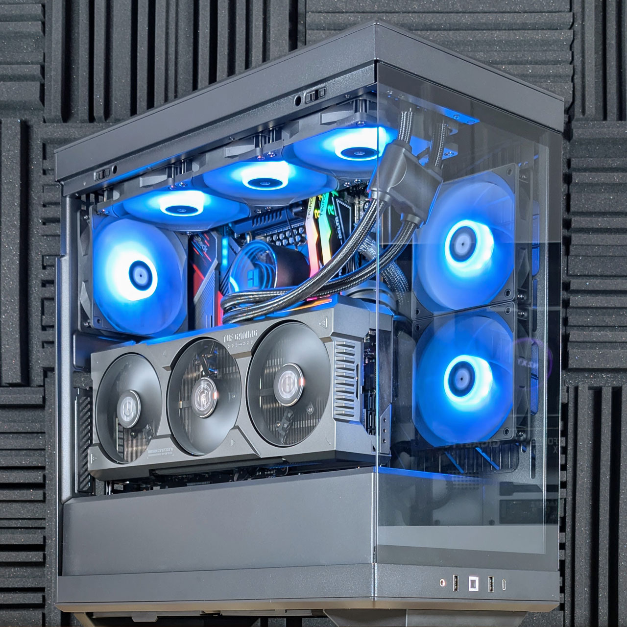 hyte y40 custom prebuilt full tower atx gaming desktop pc closeup