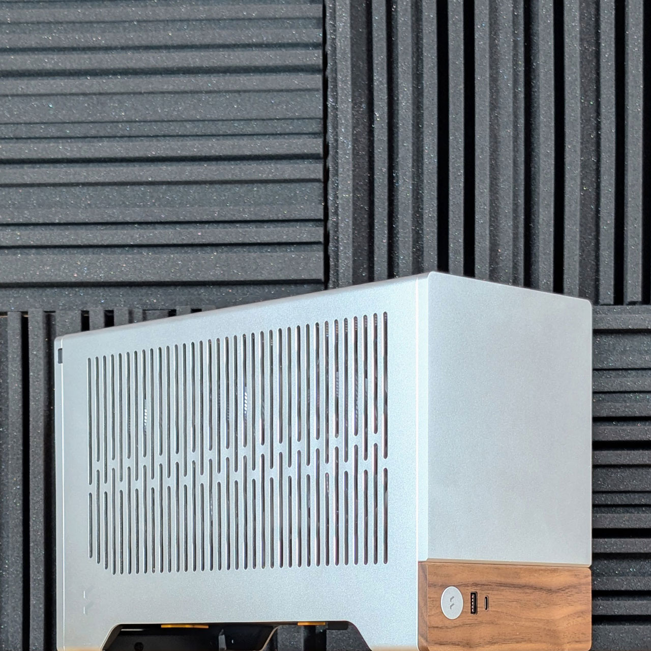 fractal-design-terra-silver-custom-sff-pc fractal design terra silver custom sff pc