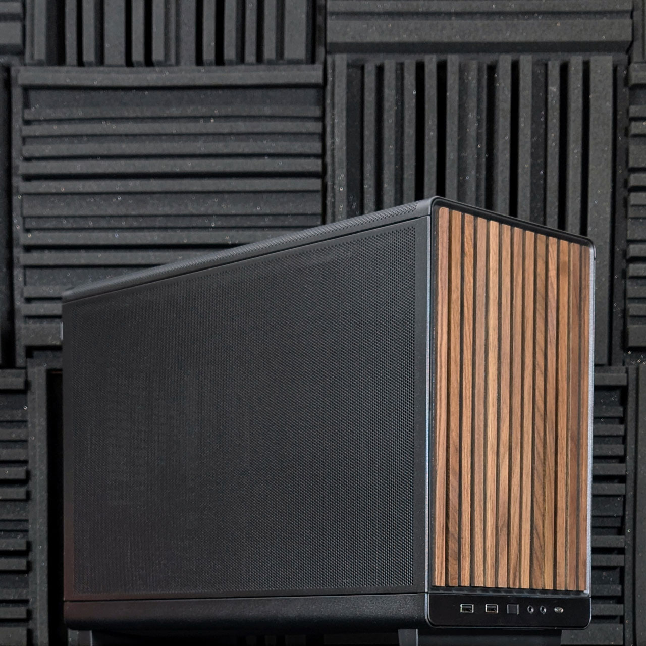 lian-li-a3-matx-custom-prebuilt-sff-mini-itx-microatx-gaming-pc-closeup lian li a3 matx custom prebuilt sff mini itx microatx gaming pc closeup
