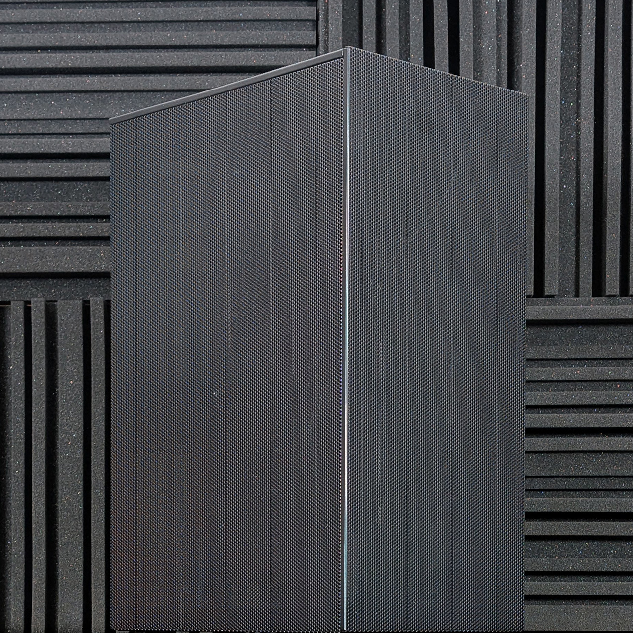 SSUPD-Meshroom-S-V2-custom-prebuilt-sff-mini-itx-gaming-pc-closeup SSUPD Meshroom S V2 custom prebuilt sff mini itx gaming pc closeup