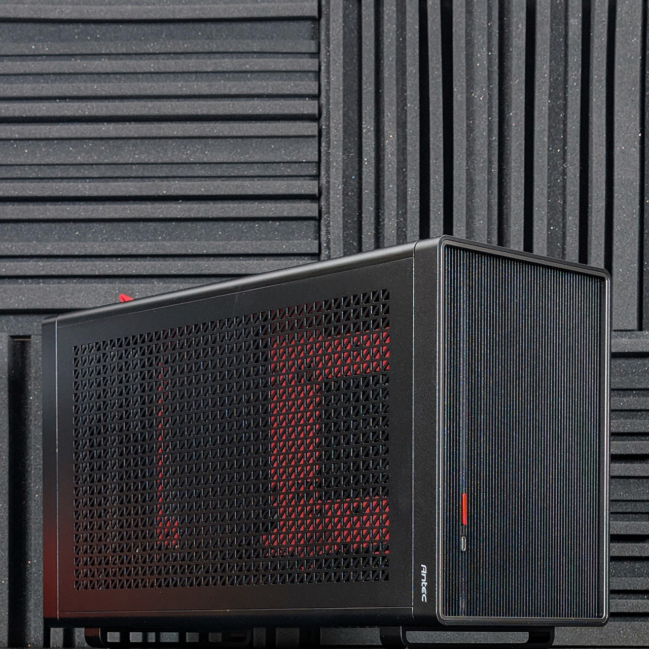 antec performance 1 m black custom prebuilt sff mini itx gaming pc closeup