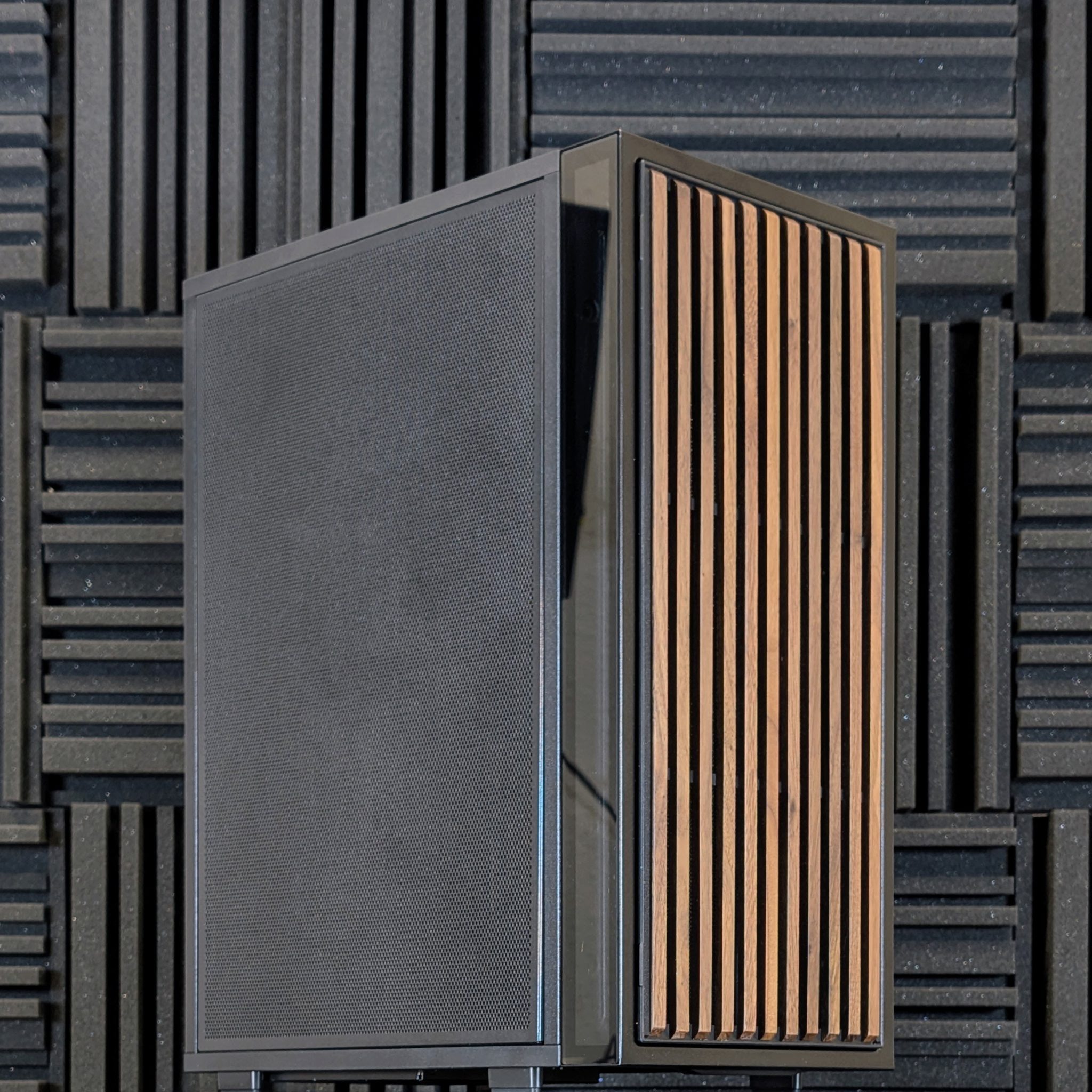 lian-li-b4-matx-tg-custom-prebuilt-sff-mini-itx-microatx-gaming-pc-vertical-closeup lian li b4 matx tg custom prebuilt sff mini itx microatx gaming pc vertical closeup scaled